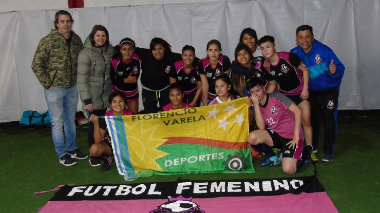 Coronación para las atletas de fútbol femenino de La Patriada